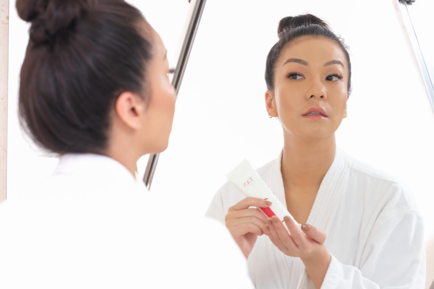 perbedaan moisturizer dan pelembab