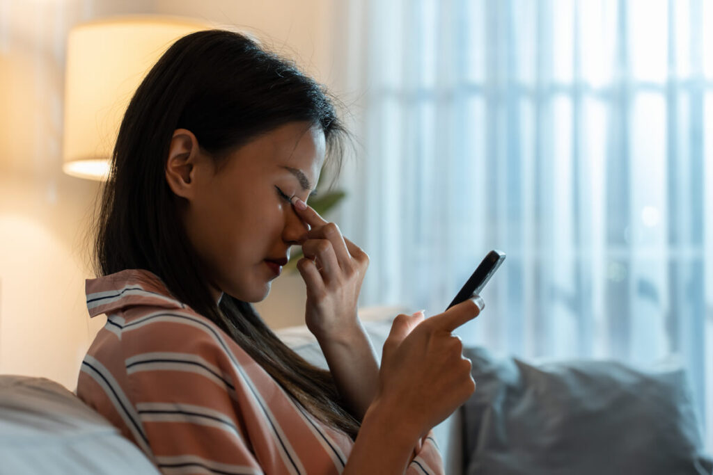 Mengurangi Durasi Menatap Layar Gadget
